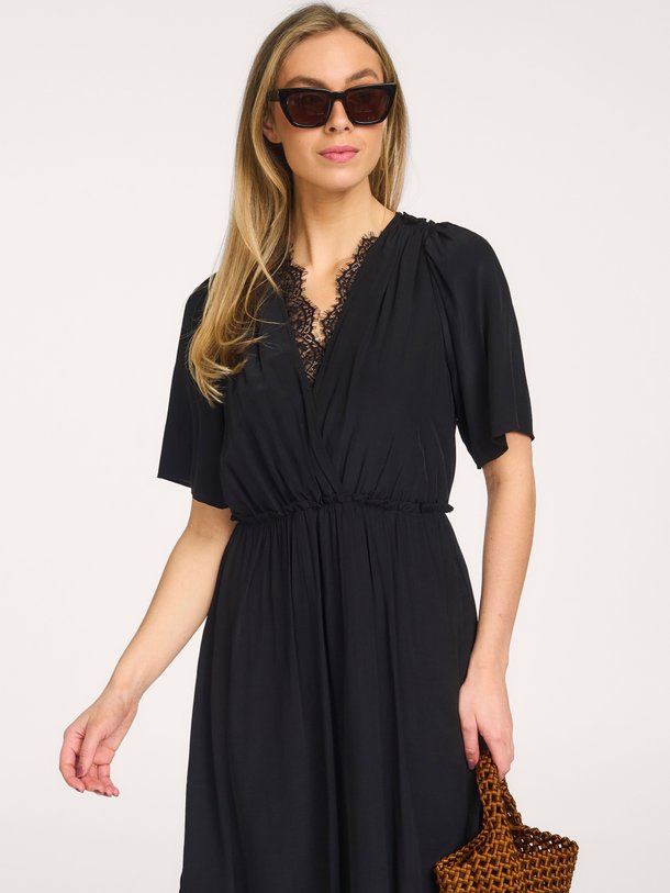 Co'Couture Sunny viscosemix jurk - Zwart Ontdek de Sunny viscosemix jurk van Co'Couture in de kleur Zwart bij Orangebag. Op werkdagen voor 21:45 besteld, morgen in huis.