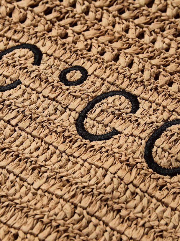 Ontdek de Coco gevlochten shopper van Co'Couture in de kleur Naturel bij Orangebag. Op werkdagen voor 21:45 besteld, morgen in huis.
