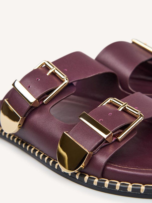 Ontdek de Hidra lederen slippers van Toral in de kleur Aubergine bij Orangebag. Op werkdagen voor 21:45 besteld, morgen in huis.