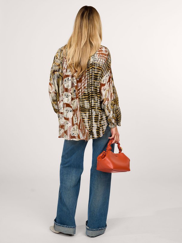 Ontdek de Layla viscose top met lurex van Mes Demoiselles in de kleur goudkleur bij Orangebag. Op werkdagen voor 21:45 besteld, morgen in huis.