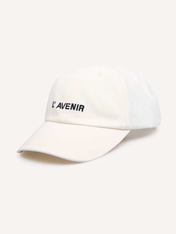 Ontdek de Yavee katoenen logo pet van Club L`avenir in de kleur naturel bij Orangebag. Op werkdagen voor 21:45 besteld, morgen in huis.