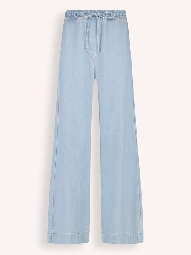 Ontdek de Jeff mid waist wide leg jeans van By-Bar in de kleur lichtblauw bij Orangebag. Op werkdagen voor 21:45 besteld, morgen in huis.