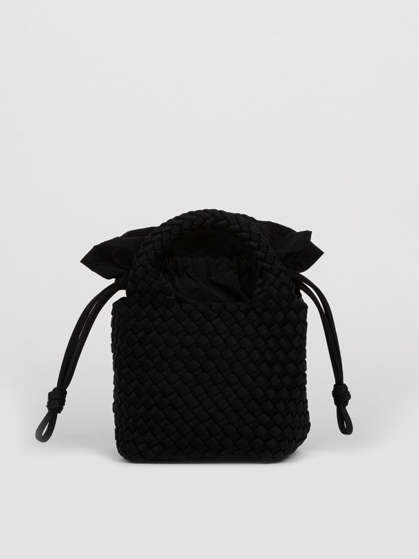 Ontdek de Gevlochten handtas mini van Marrea in de kleur zwart bij Orangebag. Op werkdagen voor 21:45 besteld, morgen in huis.