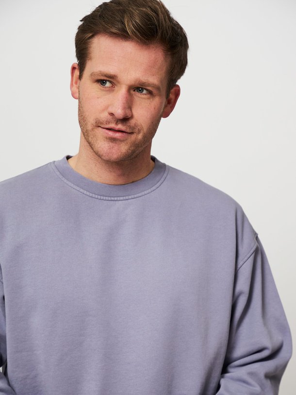 Ontdek de Organic cotton sweater van Colorful Standard in de kleur lila bij Orangebag. Op werkdagen voor 21:45 besteld, morgen in huis.