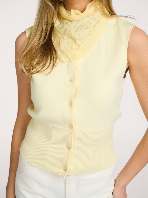 Ontdek de Anne viscosemix vest van Samsoe Samsoe in de kleur Geel bij Orangebag. Op werkdagen voor 21:45 besteld, morgen in huis.
