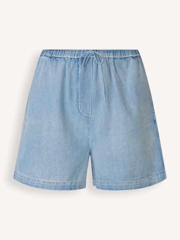 Ontdek de Alvar denim short van Modstrom in de kleur Blauw bij Orangebag. Op werkdagen voor 21:45 besteld, morgen in huis.