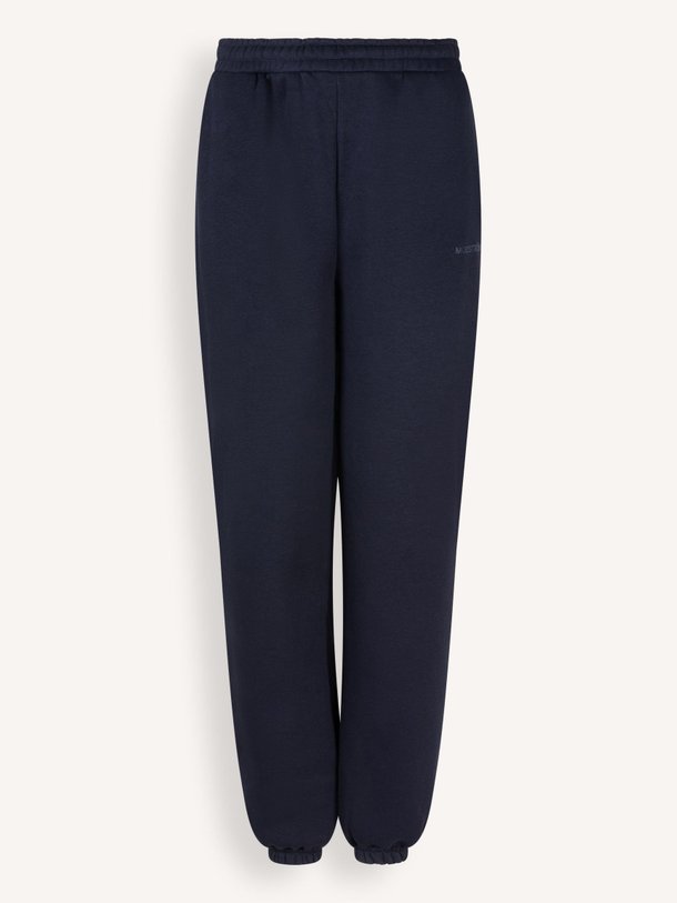 Ontdek de Tia katoenmix joggingbroek van Modstrom in de kleur donkerblauw bij Orangebag. Op werkdagen voor 21:45 besteld, morgen in huis.