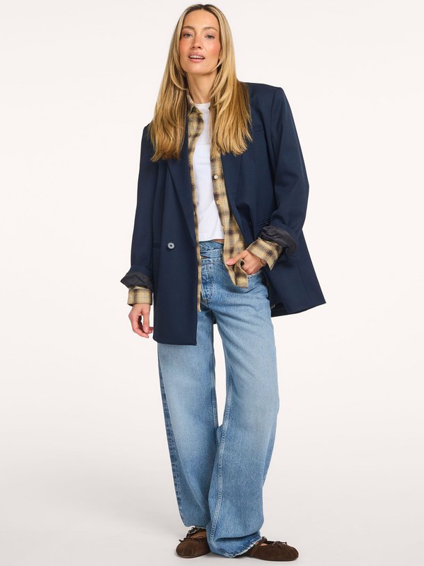 Ontdek de Geweven oversized blazer van Haute L'Amitié in de kleur Donkerblauw bij Orangebag. Op werkdagen voor 21:45 besteld, morgen in huis.