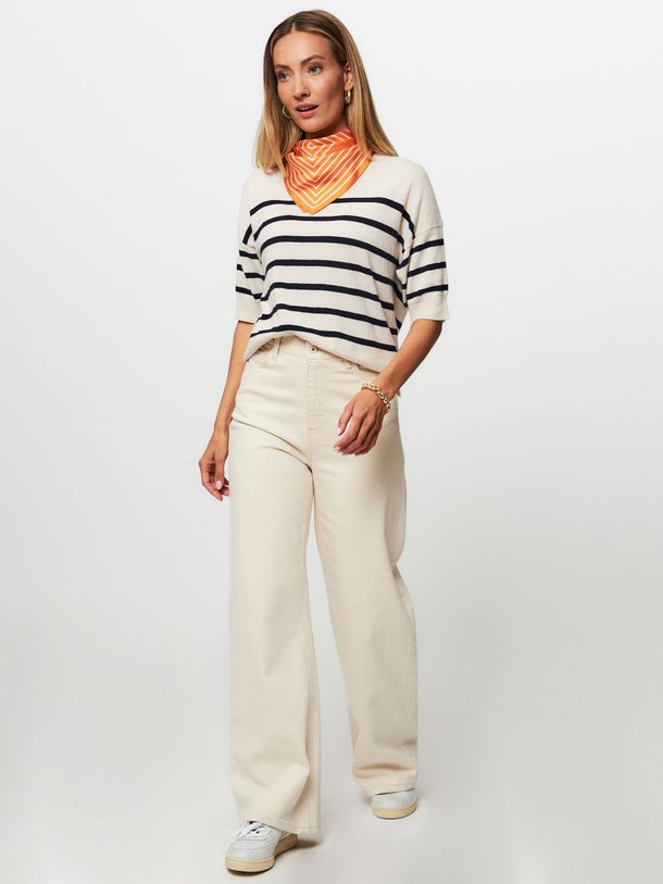 Ontdek de Holly wolmix gestreepte top van By-Bar in de kleur ecru bij Orangebag. Op werkdagen voor 21:45 besteld, morgen in huis.