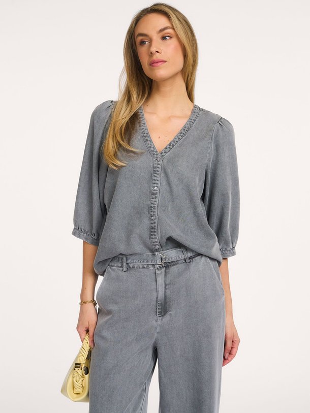 Ontdek de Basha, tencel blouse van Freebird bij Orangebag. Op werkdagen voor 21:45 besteld, morgen in huis.