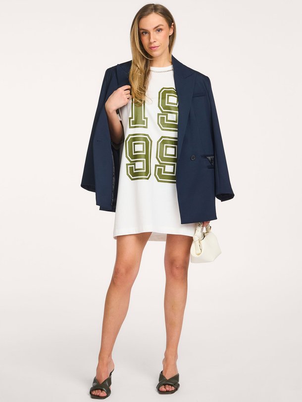 Ontdek de Jistrass katoenen T-shirt jurk met print van Essentiel Antwerp in de kleur Off-white bij Orangebag. Op werkdagen voor 21:45 besteld, morgen in huis.