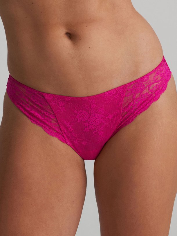Ontdek de Melipha kanten slip van Marie Jo in de kleur fuchsia bij Orangebag. Op werkdagen voor 21:45 besteld, morgen in huis.