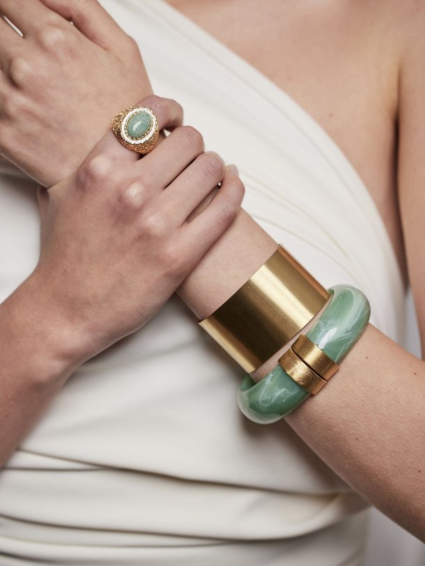 Ontdek de Vergulde ring van Ellen Beekmans in de kleur Groen bij Orangebag. Op werkdagen voor 21:45 besteld, morgen in huis.