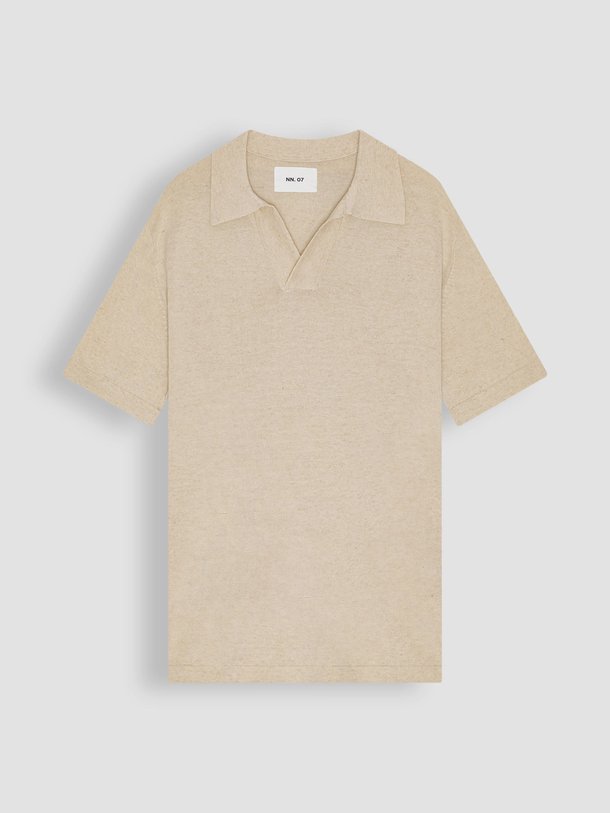 Ontdek de Ryan katoen/linnenmix polo van NN.07 in de kleur zand bij Orangebag. Op werkdagen voor 21:45 besteld, morgen in huis.