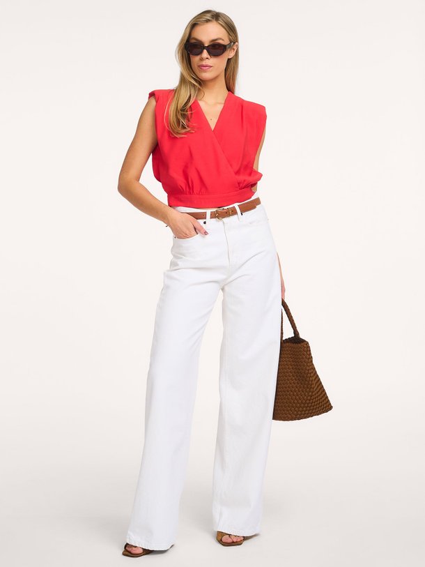 Ontdek de Laos viscosemix overslag blouse van Suncoo in de kleur Rood bij Orangebag. Op werkdagen voor 21:45 besteld, morgen in huis.