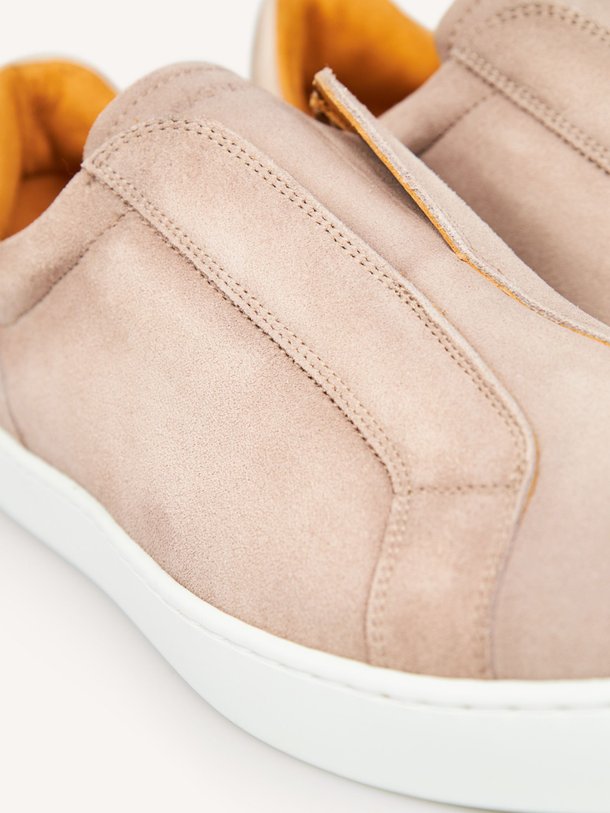 Ontdek de Cowes suède sneakers van Magnanni in de kleur Taupe bij Orangebag. Op werkdagen voor 21:45 besteld, morgen in huis.