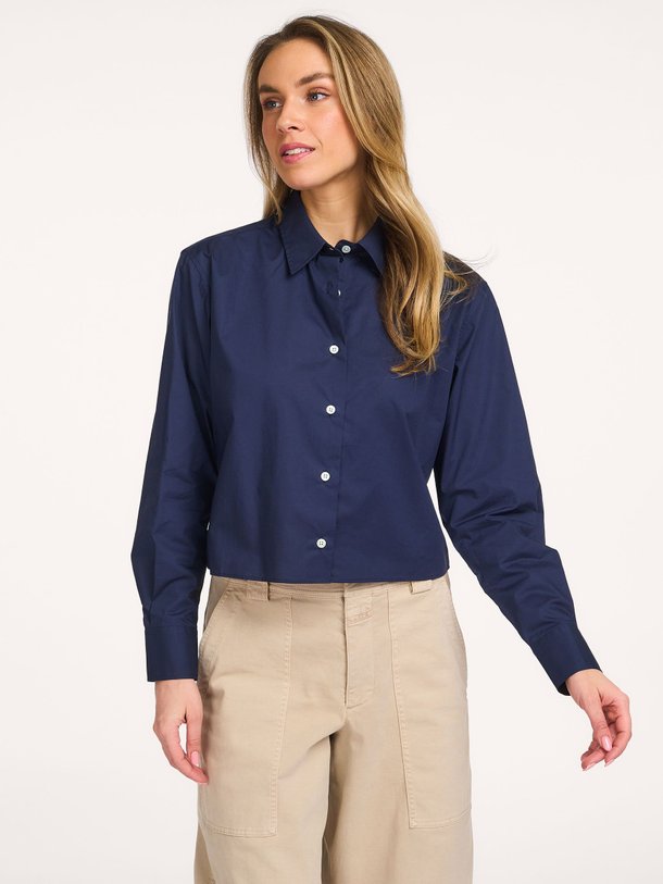 Ontdek de Kiri katoenen cropped blouse van Denham in de kleur Donkerblauw bij Orangebag. Op werkdagen voor 21:45 besteld, morgen in huis.