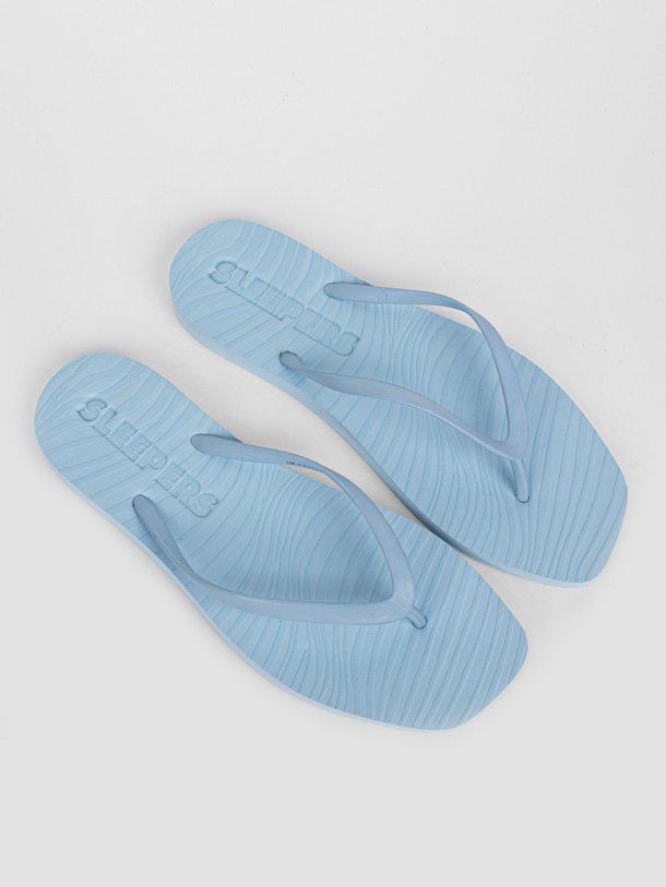 Ontdek de Tapered rubberen slippers van Sleepers in de kleur lichtblauw bij Orangebag. Op werkdagen voor 21:45 besteld, morgen in huis.