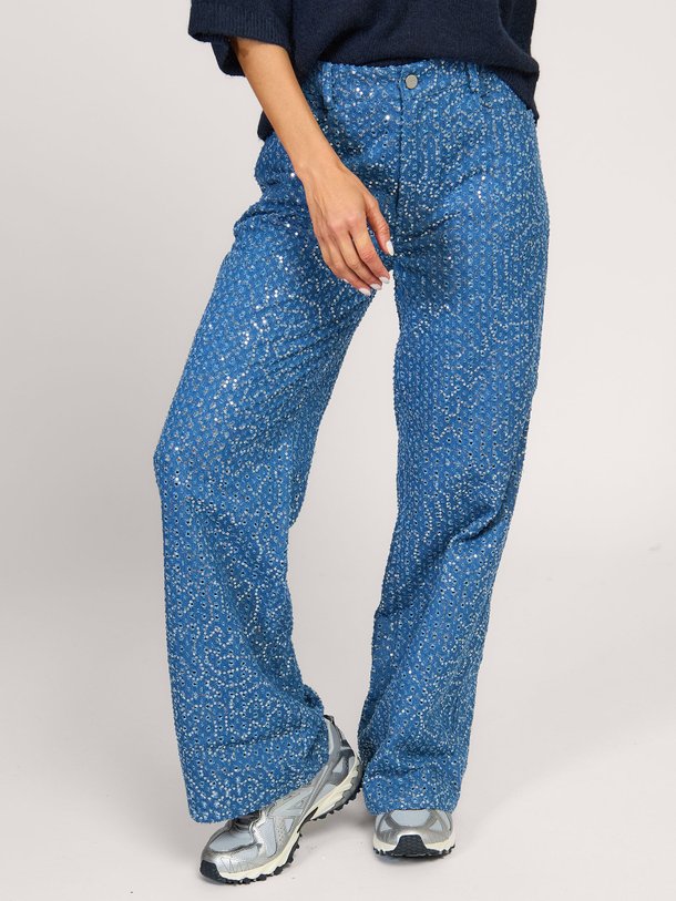 Ontdek de Phoebe high waist straight fit jeans van Dante 6 in de kleur blauw bij Orangebag. Op werkdagen voor 21:45 besteld, morgen in huis.