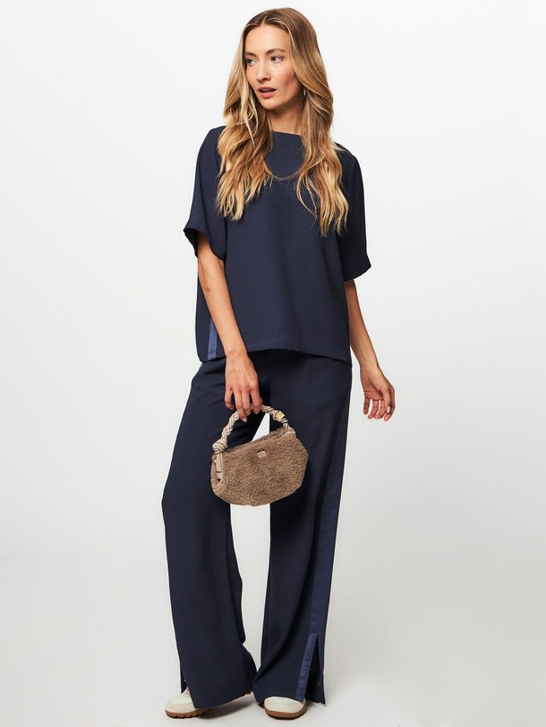 Ontdek de Winona geweven broek van Closed in de kleur donkerblauw bij Orangebag. Op werkdagen voor 21:45 besteld, morgen in huis.