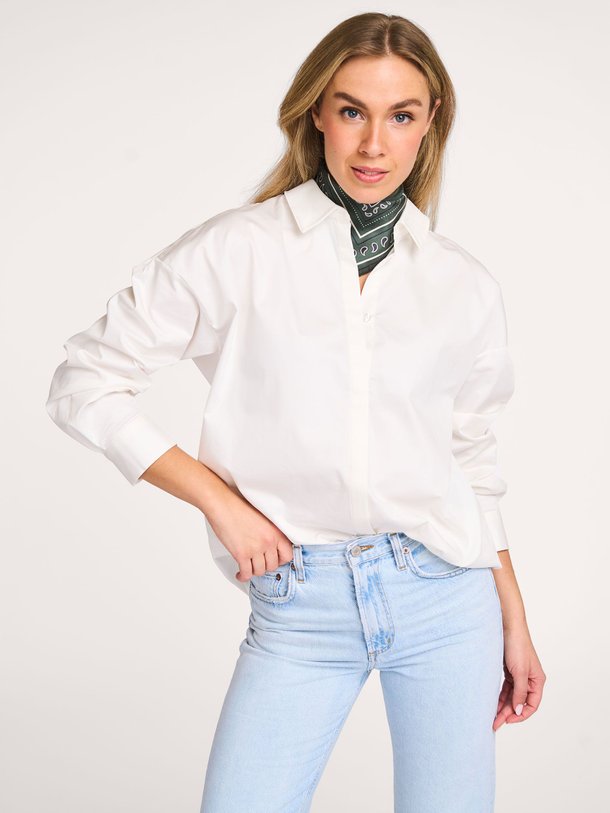 Ontdek de Mallin katoenmix blouse van Modstrom in de kleur wit bij Orangebag. Op werkdagen voor 21:45 besteld, morgen in huis.