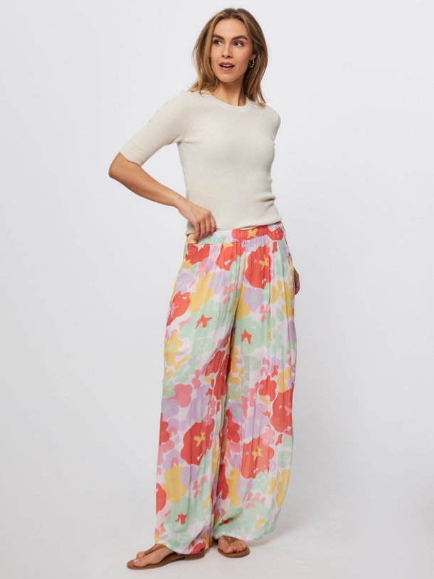 Poppy Field Jane - Viscose Broek Met Print - Koraal Ontdek de Jane viscose broek met print van Poppy Field in de kleur koraal bij Orangebag. Op werkdagen voor 21:45 besteld, morgen in huis.