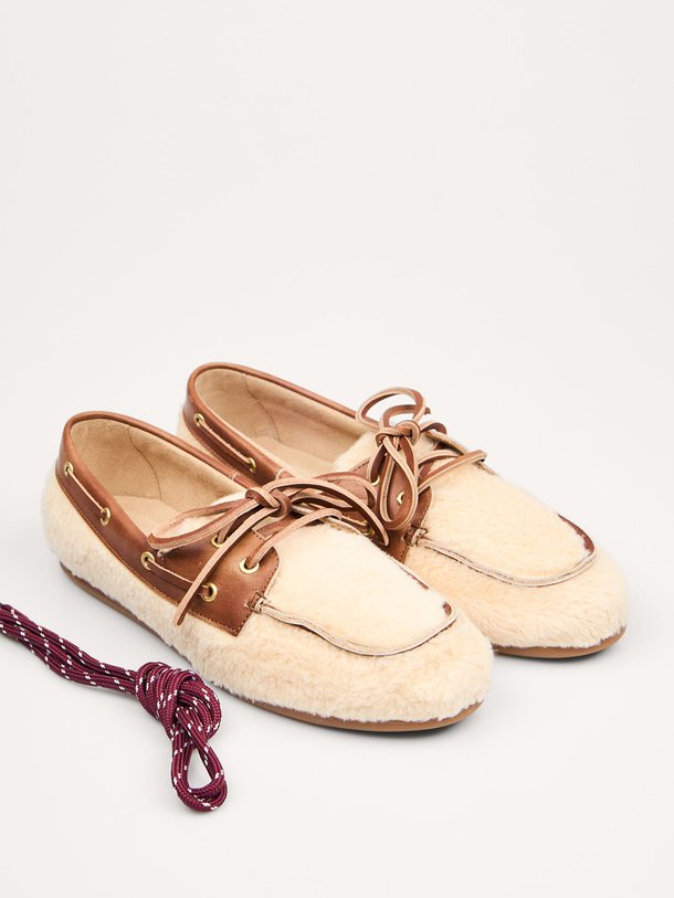 Ontdek de Teddy loafers van Posa in de kleur Bruin bij Orangebag. Op werkdagen voor 21:45 besteld, morgen in huis.