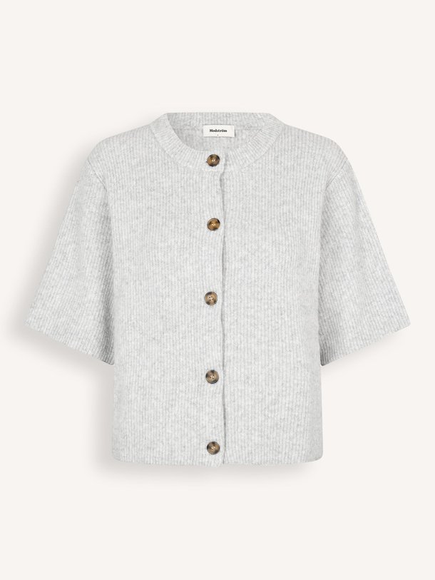 Ontdek de Noe katoenmix gemêleerd vest van Modstrom in de kleur Lichtgrijs bij Orangebag. Op werkdagen voor 21:45 besteld, morgen in huis.