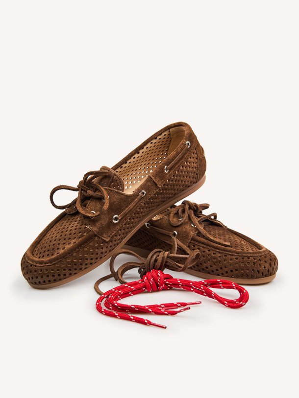 Ontdek de Suède loafers van Posa in de kleur Donkerbruin bij Orangebag. Op werkdagen voor 21:45 besteld, morgen in huis.