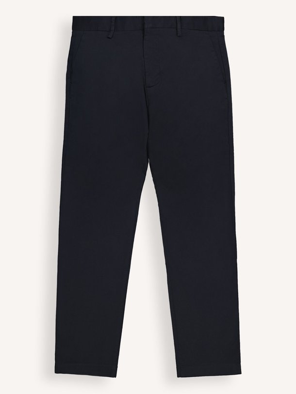 Ontdek de Theo organic cotton chino van NN.07 in de kleur donkerblauw bij Orangebag. Op werkdagen voor 21:45 besteld, morgen in huis.