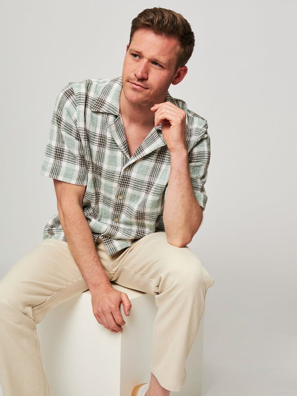 Ontdek de Gonzo katoenmix overhemd met dessin van Won Hundred Men in de kleur groen bij Orangebag. Op werkdagen voor 21:45 besteld, morgen in huis.