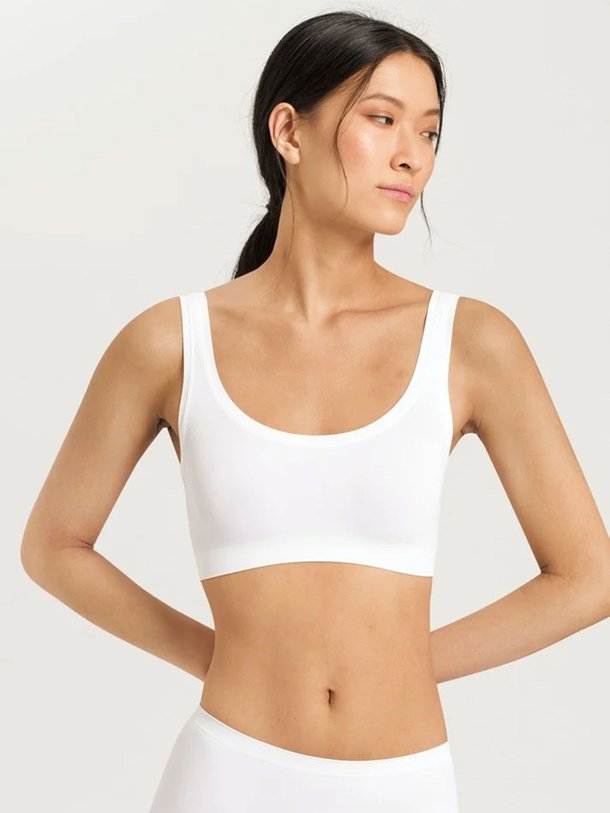 Ontdek de Touch Feeling Jersey bralette van Hanro in de kleur wit bij Orangebag. Op werkdagen voor 21:45 besteld, morgen in huis.