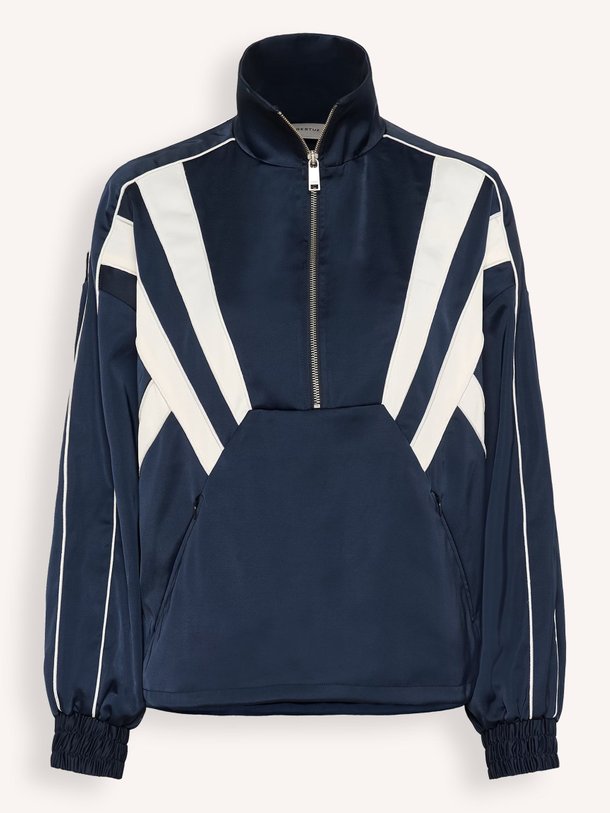Ontdek de Bicca viscosemix sweater van Gestuz in de kleur Donkerblauw bij Orangebag. Op werkdagen voor 21:45 besteld, morgen in huis.