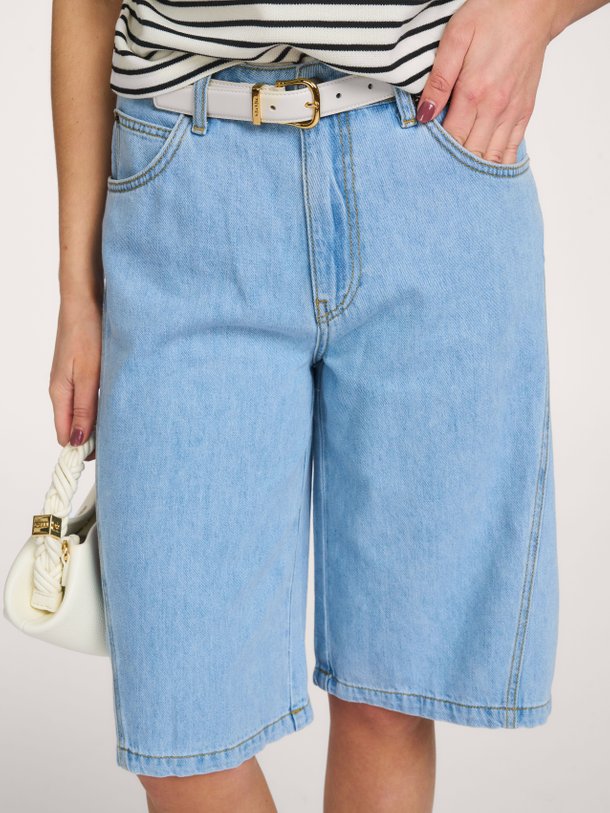 Ontdek de Sharon denim bermuda short van Co'Couture in de kleur Blauw bij Orangebag. Op werkdagen voor 21:45 besteld, morgen in huis.