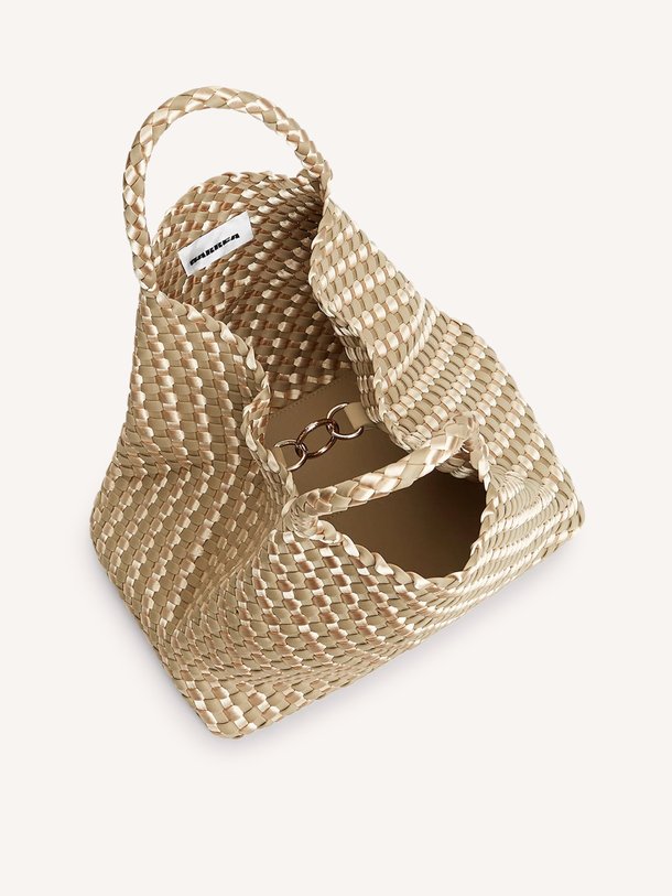 Ontdek de Gevlochten handtas medium van Marrea bij Orangebag. Op werkdagen voor 21:45 besteld, morgen in huis.