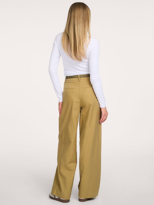 Ontdek de Tore viscose/katoenmix broek van Modstrom in de kleur beige bij Orangebag. Op werkdagen voor 21:45 besteld, morgen in huis.
