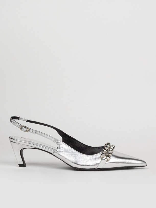 Ontdek de Yumi lederen metallic slingbacks van Dante 6 in de kleur zilverkleur bij Orangebag. Op werkdagen voor 21:45 besteld, morgen in huis.