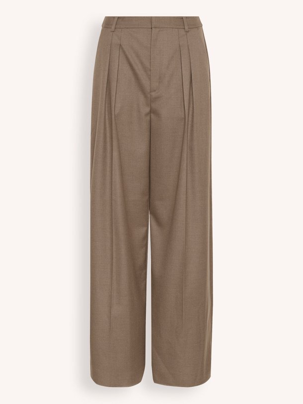 Ontdek de Cacia viscosemix gemêleerde pantalon van Gestuz in de kleur bruin bij Orangebag. Op werkdagen voor 21:45 besteld, morgen in huis.