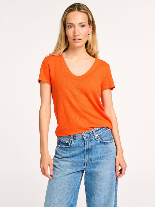 Ontdek de MGD011 Linnenmix T-shirt van Majestic Filatures in de kleur oranje bij Orangebag. Op werkdagen voor 21:45 besteld, morgen in huis.