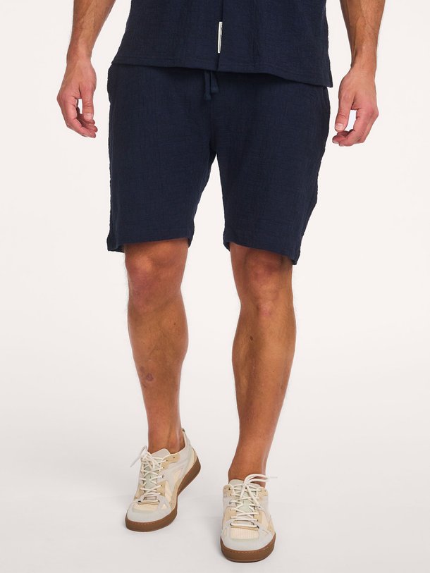 Ontdek de Ripley katoenen short van Butcher of Blue in de kleur Donkerblauw bij Orangebag. Op werkdagen voor 21:45 besteld, morgen in huis.