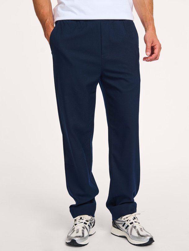 Ontdek de Condor viscosemix broek van Law of the Sea in de kleur donkerblauw bij Orangebag. Op werkdagen voor 21:45 besteld, morgen in huis.