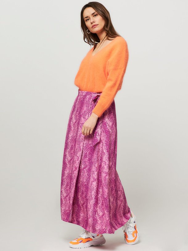 Ontdek de Bobo viscose overslagrok met print van Fabienne Chapot in de kleur roze bij Orangebag. Op werkdagen voor 21:45 besteld, morgen in huis.