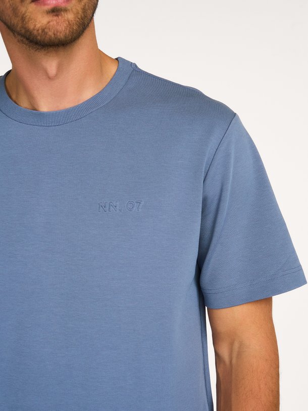 Ontdek de Nat SS Logo Tee 3457 van NN.07 bij Orangebag. Op werkdagen voor 21:45 besteld, morgen in huis.