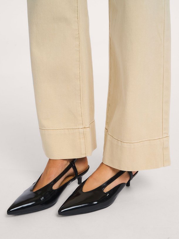 Ontdek de Rill laklederen slingbacks van Sofie Schnoor in de kleur Zwart bij Orangebag. Op werkdagen voor 21:45 besteld, morgen in huis.