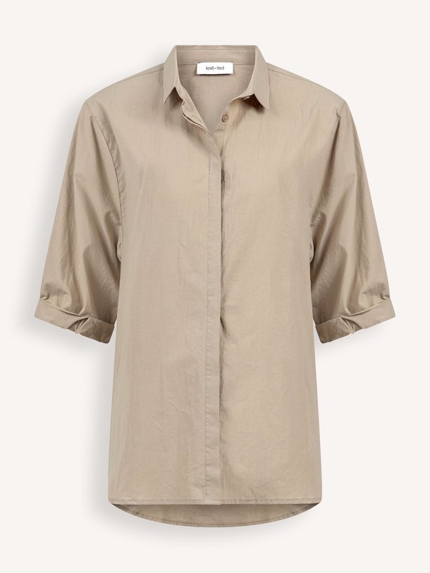 Ontdek de Dafne katoenen blouse van Knit-ted in de kleur kaki bij Orangebag. Op werkdagen voor 21:45 besteld, morgen in huis.