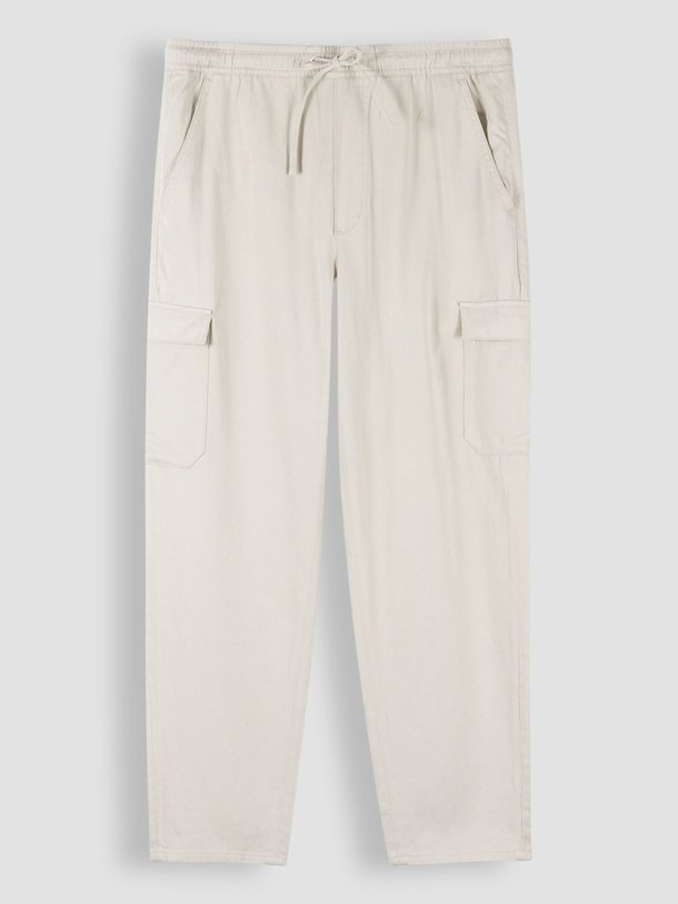 Ontdek de Carlton lyocell/katoenmix cargo broek van Denham in de kleur beige bij Orangebag. Op werkdagen voor 21:45 besteld, morgen in huis.
