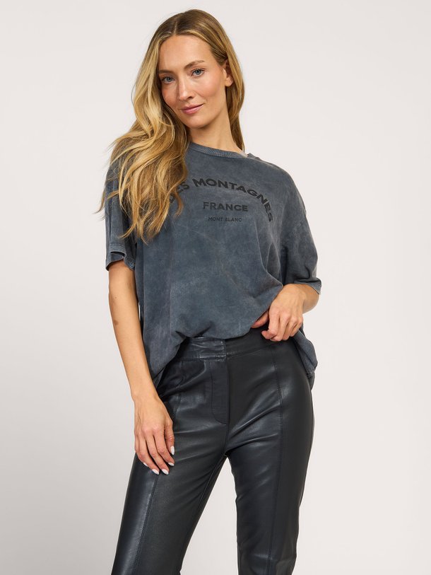 Ontdek de Zita katoenen T-shirt met print van Sofie Schnoor in de kleur grijs bij Orangebag. Op werkdagen voor 21:45 besteld, morgen in huis.