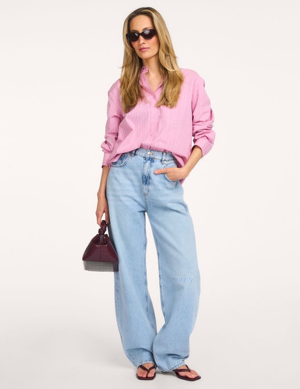 Ontdek de Teresa high waist barrel fit non-stretch jeans van Stieglitz in de kleur Blauw bij Orangebag. Op werkdagen voor 21:45 besteld, morgen in huis.
