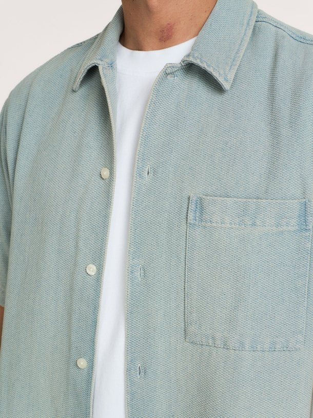 Ontdek de SAAYO O SHIRT 16070 van Samsoe Samsoe bij Orangebag. Op werkdagen voor 21:45 besteld, morgen in huis.