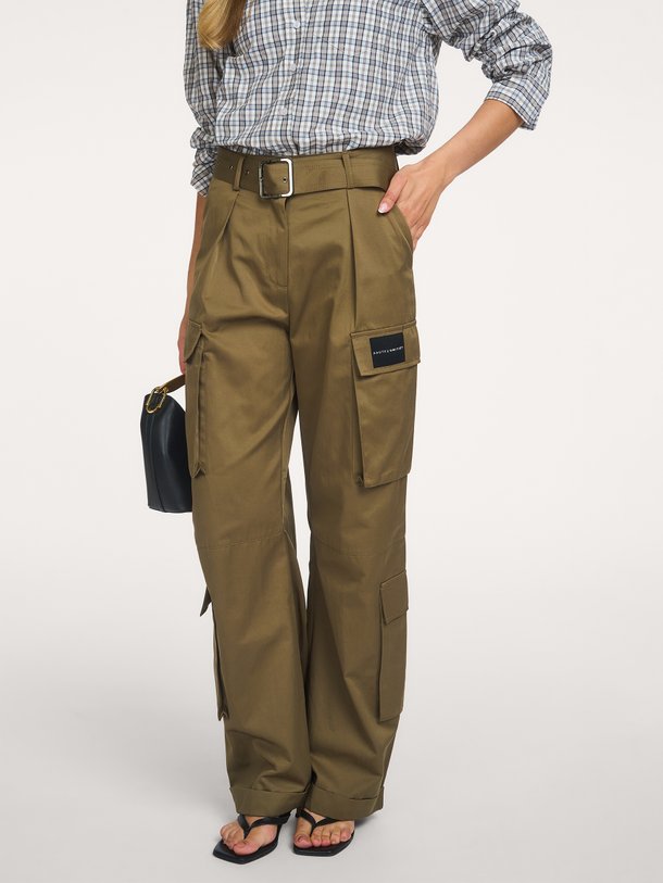 Ontdek de Rabi Cargo Pocket Tall Pant van Haute L'Amitié bij Orangebag. Op werkdagen voor 21:45 besteld, morgen in huis.